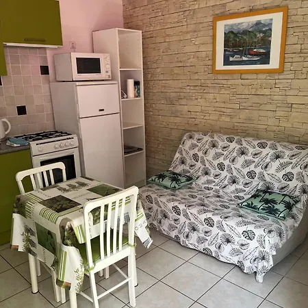 Apartment De La Massane